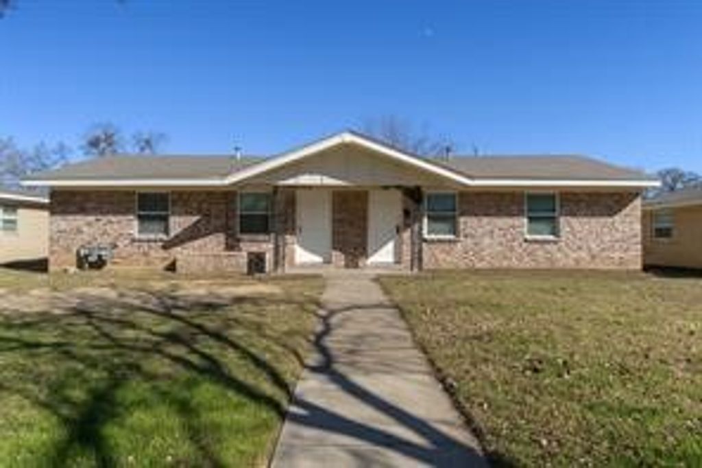 2509 Normont Circle, Fort Worth, TX 76103