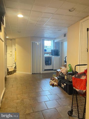 2702 S DARIEN ST, Philadelphia, PA 19148