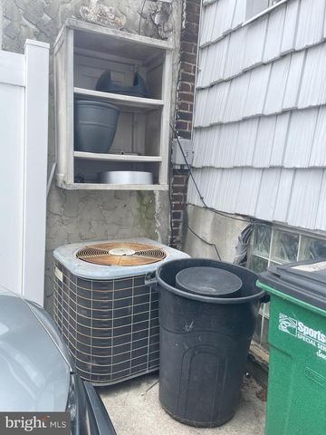 2702 S DARIEN ST, Philadelphia, PA 19148