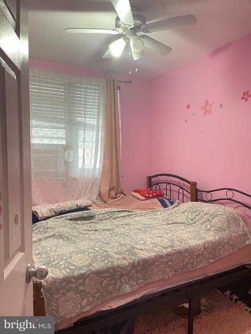 2702 S DARIEN ST, Philadelphia, PA 19148