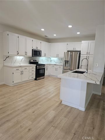 4206 Vahan Court, Lancaster, CA 93536