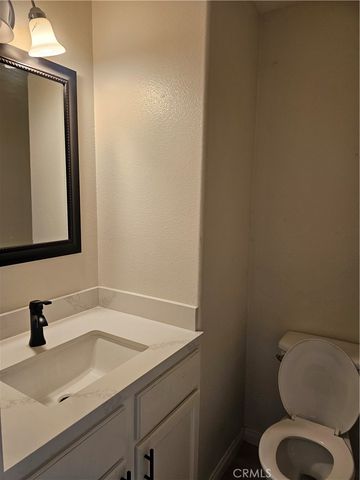 4206 Vahan Court, Lancaster, CA 93536