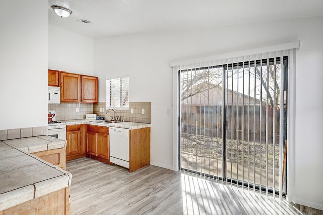 7728 Santa Rosalia Street NW, Albuquerque, NM 87120