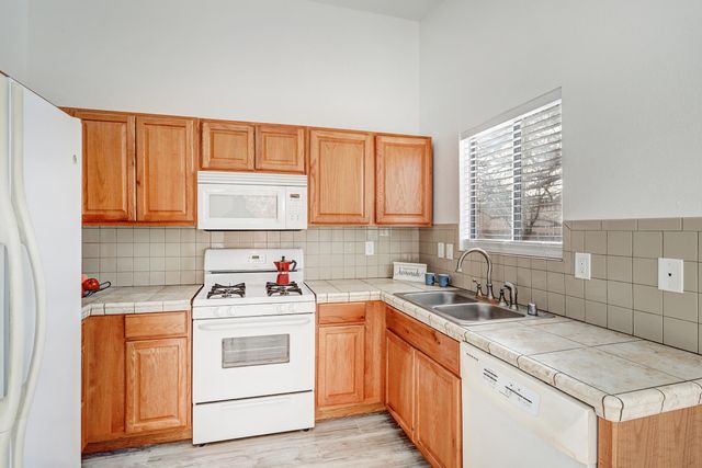 7728 Santa Rosalia Street NW, Albuquerque, NM 87120