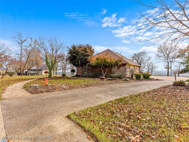 24727 Wolf Mountain Road, Wister, OK 74966