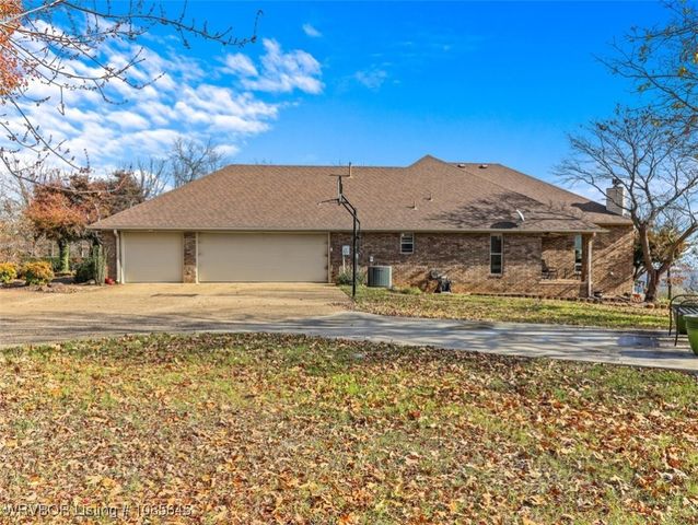 24727 Wolf Mountain Road, Wister, OK 74966