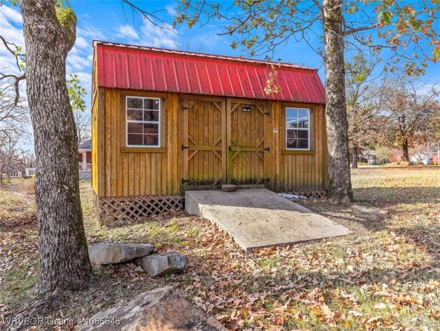 24727 Wolf Mountain Road, Wister, OK 74966