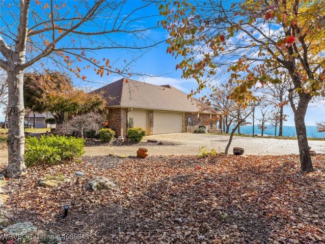 24727 Wolf Mountain Road, Wister, OK 74966