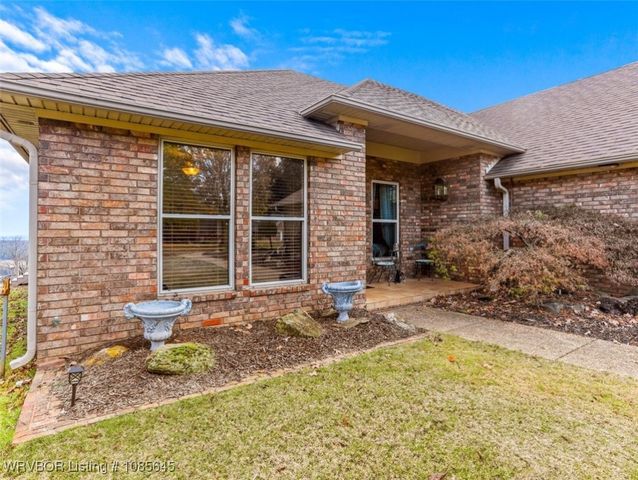 24727 Wolf Mountain Road, Wister, OK 74966