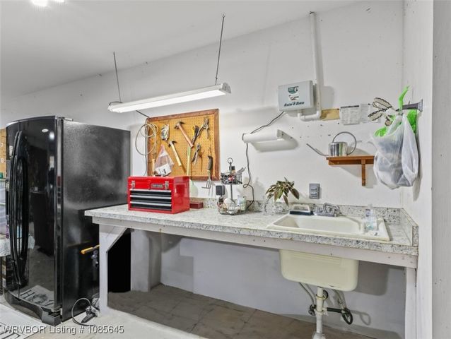 24727 Wolf Mountain Road, Wister, OK 74966