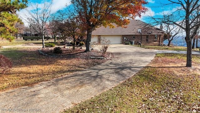 24727 Wolf Mountain Road, Wister, OK 74966