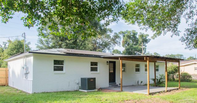 105 Monarch Ln, Pensacola, FL 32503