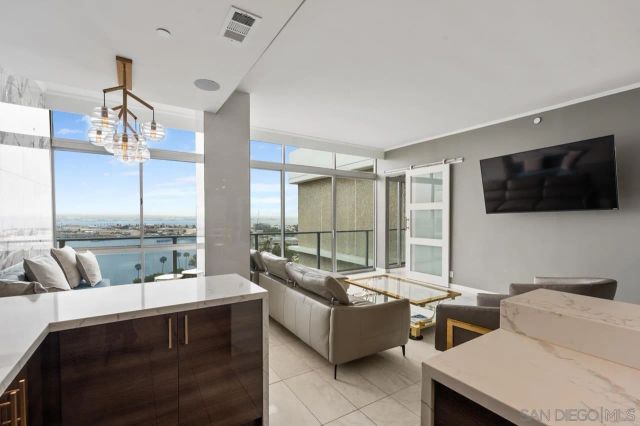 1820 Avenida Del Mundo 1605, Coronado, CA 92118