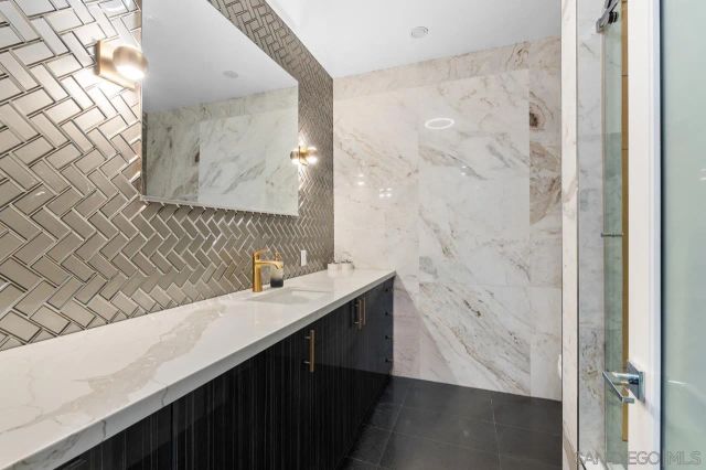 1820 Avenida Del Mundo 1605, Coronado, CA 92118