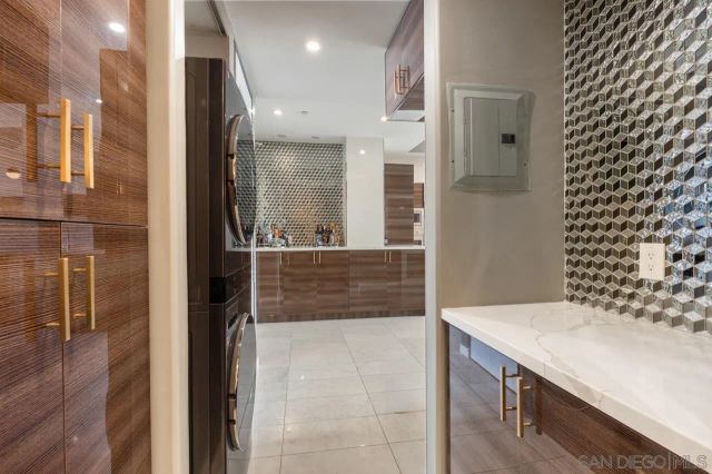 1820 Avenida Del Mundo 1605, Coronado, CA 92118