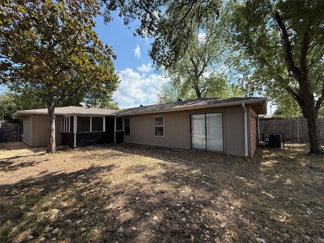 1407 La Fonda Drive, Seagoville, TX 75159