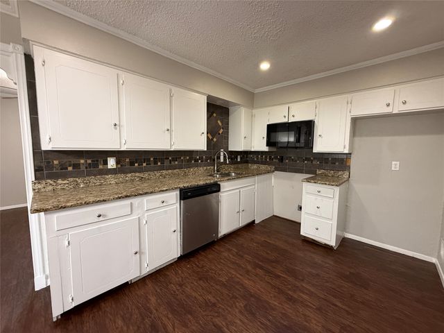 1407 La Fonda Drive, Seagoville, TX 75159