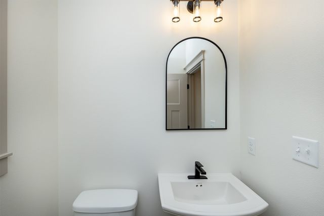 814 E Edison Avenue, Des Moines, IA 50315