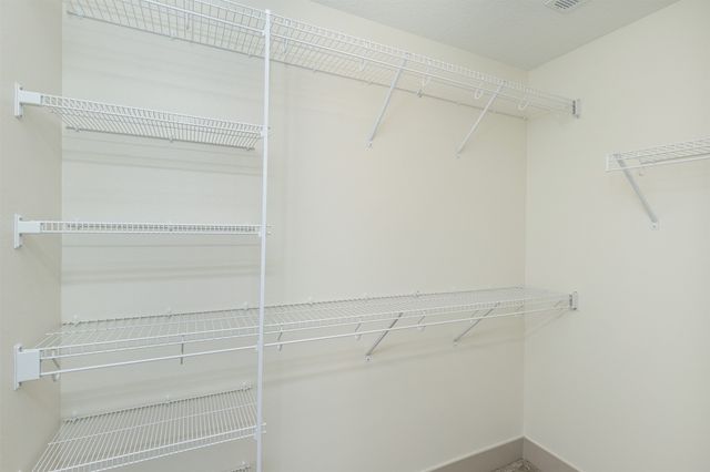 814 E Edison Avenue, Des Moines, IA 50315