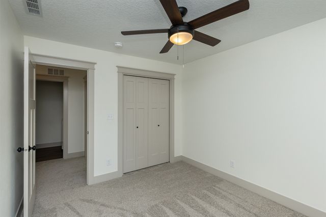 814 E Edison Avenue, Des Moines, IA 50315