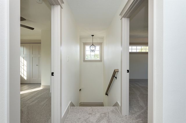 814 E Edison Avenue, Des Moines, IA 50315