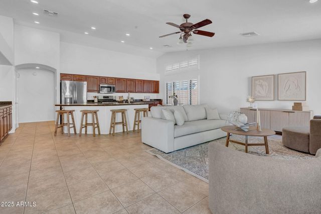 8862 W IRMA Lane, Peoria, AZ 85382