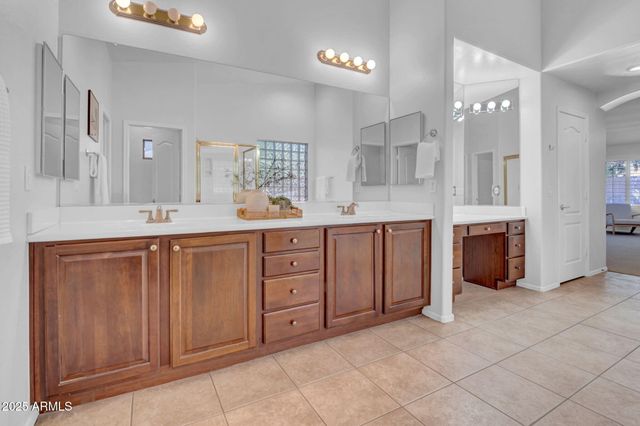 8862 W IRMA Lane, Peoria, AZ 85382