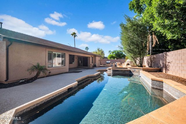 8862 W IRMA Lane, Peoria, AZ 85382