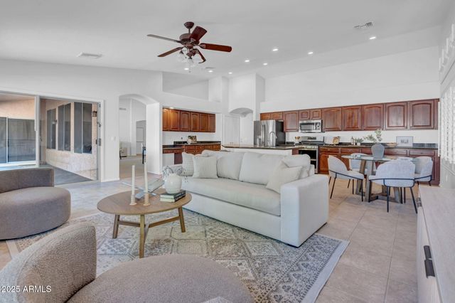 8862 W IRMA Lane, Peoria, AZ 85382