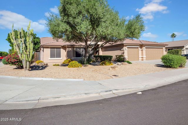 8862 W IRMA Lane, Peoria, AZ 85382