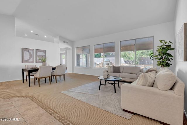 8862 W IRMA Lane, Peoria, AZ 85382