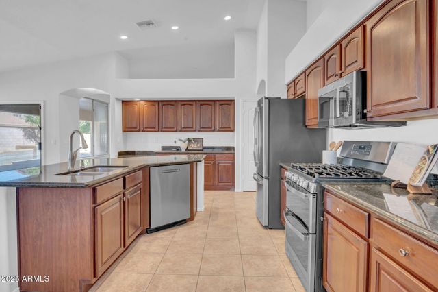 8862 W IRMA Lane, Peoria, AZ 85382