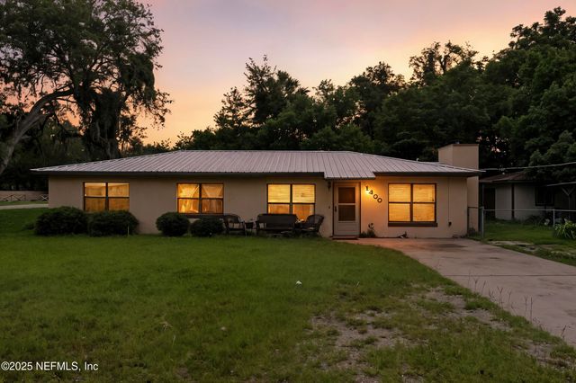1400 ROSELLE Avenue, Palatka, FL 32177