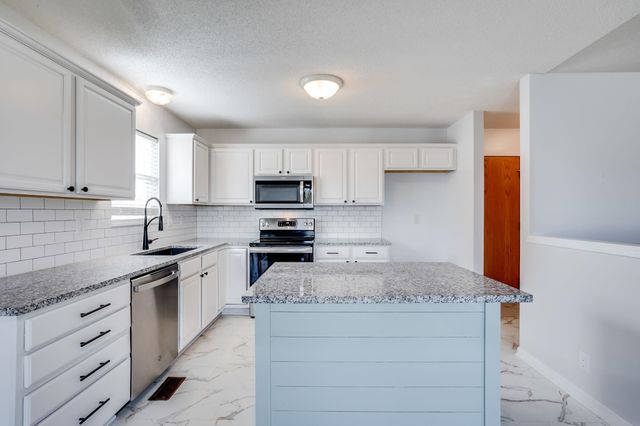 4410 S Saint Paul Cir, Wichita, KS 67217