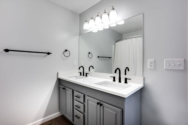 4410 S Saint Paul Cir, Wichita, KS 67217