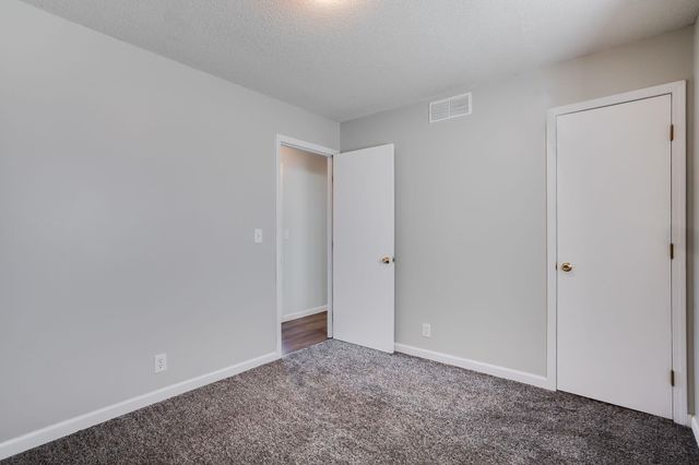 4410 S Saint Paul Cir, Wichita, KS 67217