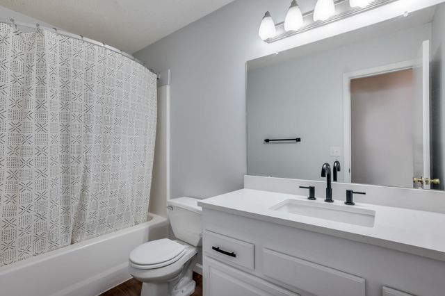 4410 S Saint Paul Cir, Wichita, KS 67217