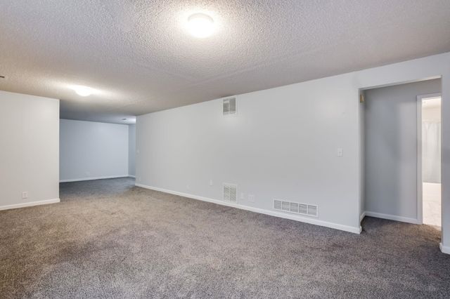 4410 S Saint Paul Cir, Wichita, KS 67217