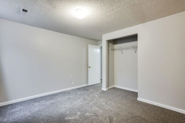 4410 S Saint Paul Cir, Wichita, KS 67217