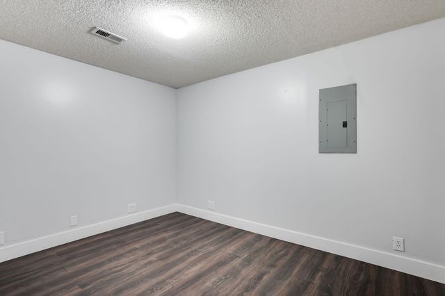 4410 S Saint Paul Cir, Wichita, KS 67217