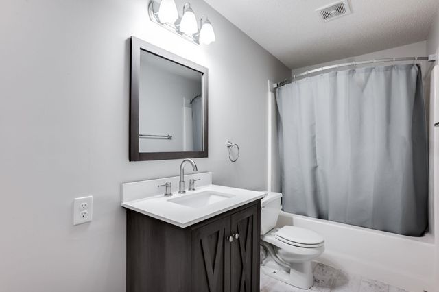 4410 S Saint Paul Cir, Wichita, KS 67217