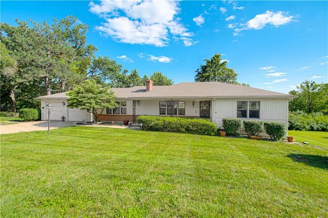 1301 W 100th Terrace, Kansas City, MO 64114