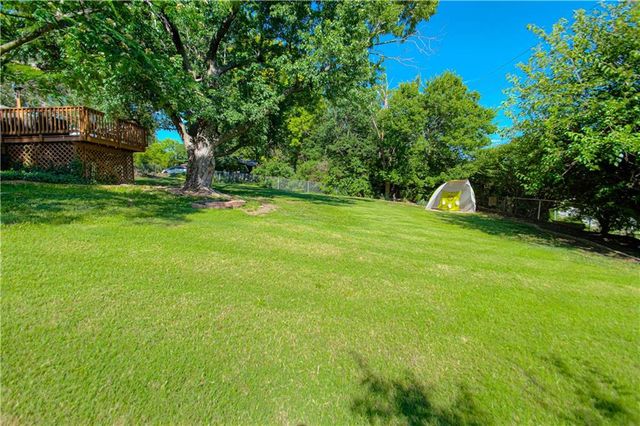 1301 W 100th Terrace, Kansas City, MO 64114