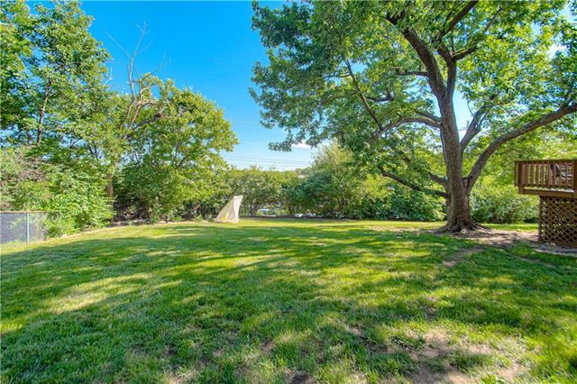 1301 W 100th Terrace, Kansas City, MO 64114
