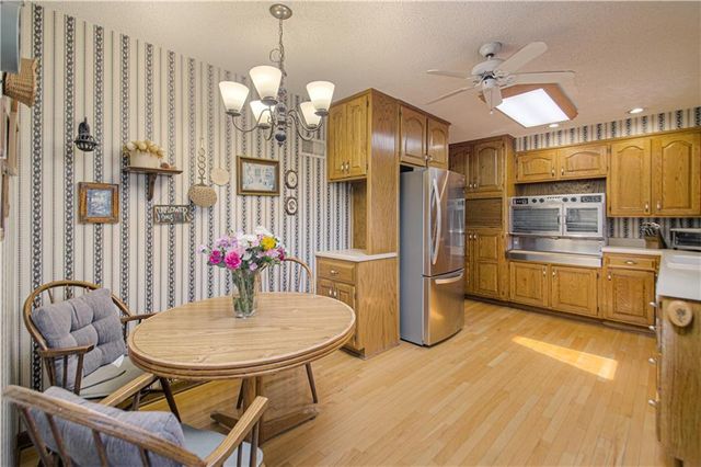 1301 W 100th Terrace, Kansas City, MO 64114