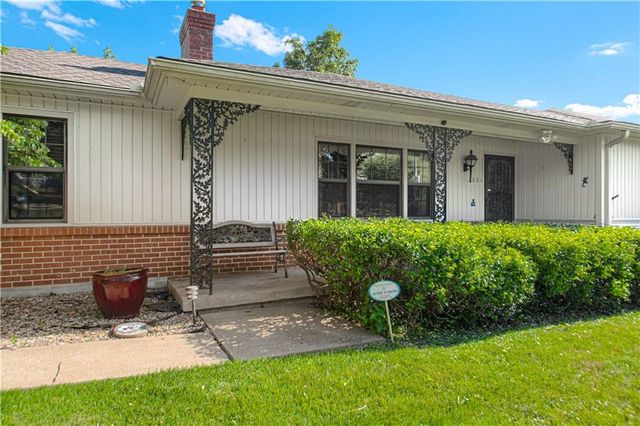 1301 W 100th Terrace, Kansas City, MO 64114