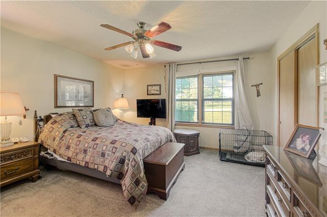 1301 W 100th Terrace, Kansas City, MO 64114