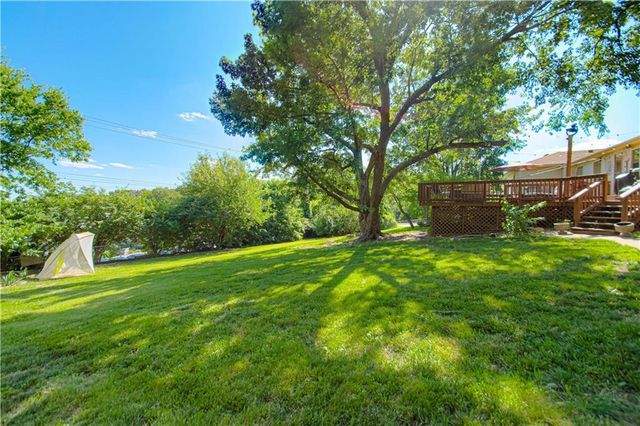1301 W 100th Terrace, Kansas City, MO 64114