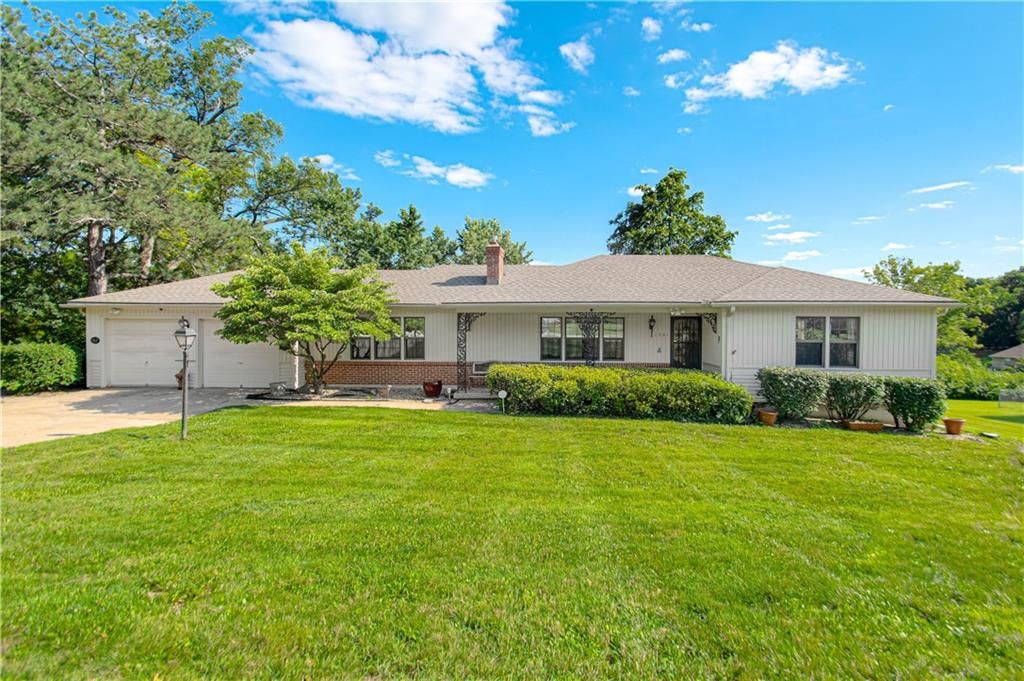 1301 W 100th Terrace, Kansas City, MO 64114