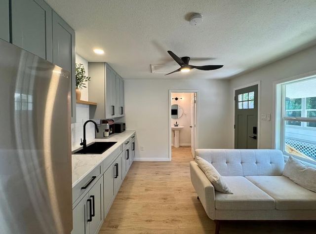 1618 Weber Street, Houston, TX 77007